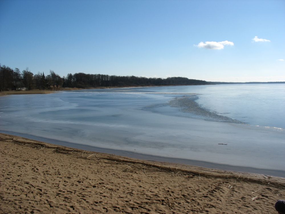 Kuremaa järv oli pühapäeval jääs