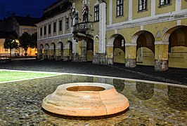 Esztergom by night 03 - Széchenyi tér.jpg
