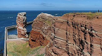 Klippen von Helgoland mit Langer Anna.jpg