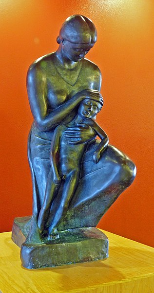 File:"Mercy" sculpture by Oliver LaGrone in UNM Hospitals, Albuquerque.jpg